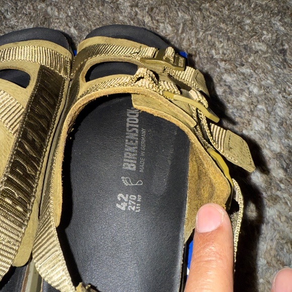 Birkenstock sandals men size 9 us. - Picture 7 of 11